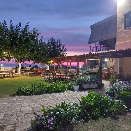 Agrotourism Himara Hotel Exterior foto